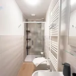 Corridoni 3b Tirabora Short Rent Daire