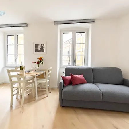 Corridoni 3b Tirabora Short Rent * Triëst
