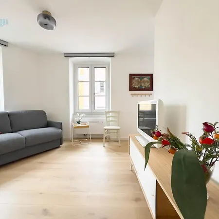 Corridoni 3b Tirabora Short Rent * Triëst