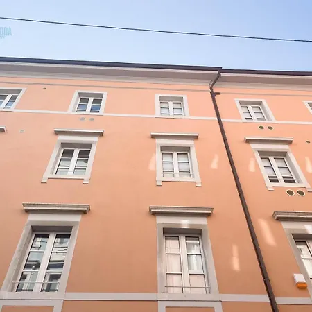 Corridoni 3b Tirabora Short Rent Appartement