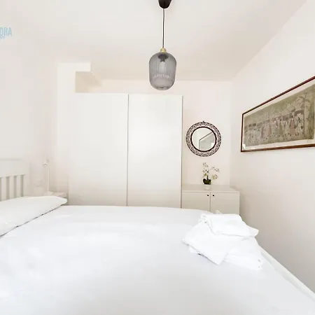 Corridoni 3b Tirabora Short Rent * Triëst