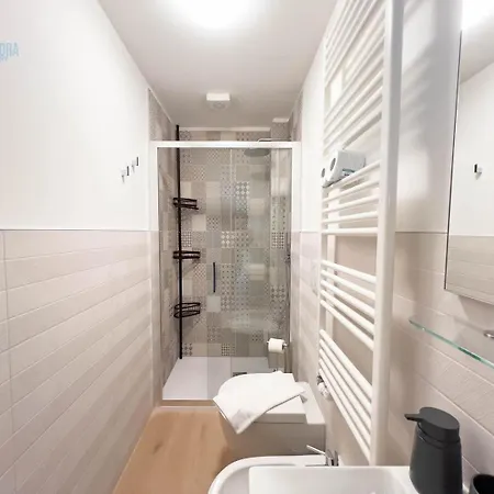 Corridoni 3b Tirabora Short Rent Apartamento