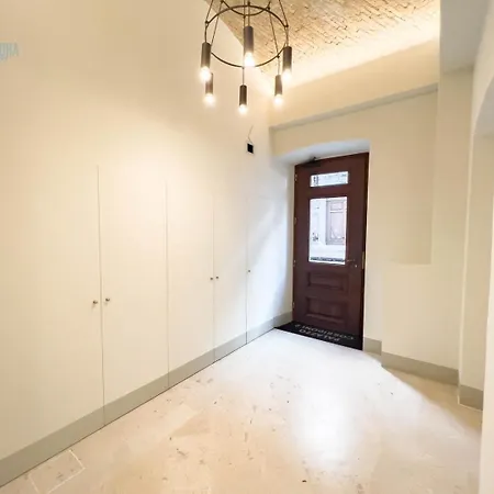 Corridoni 3b Tirabora Short Rent *